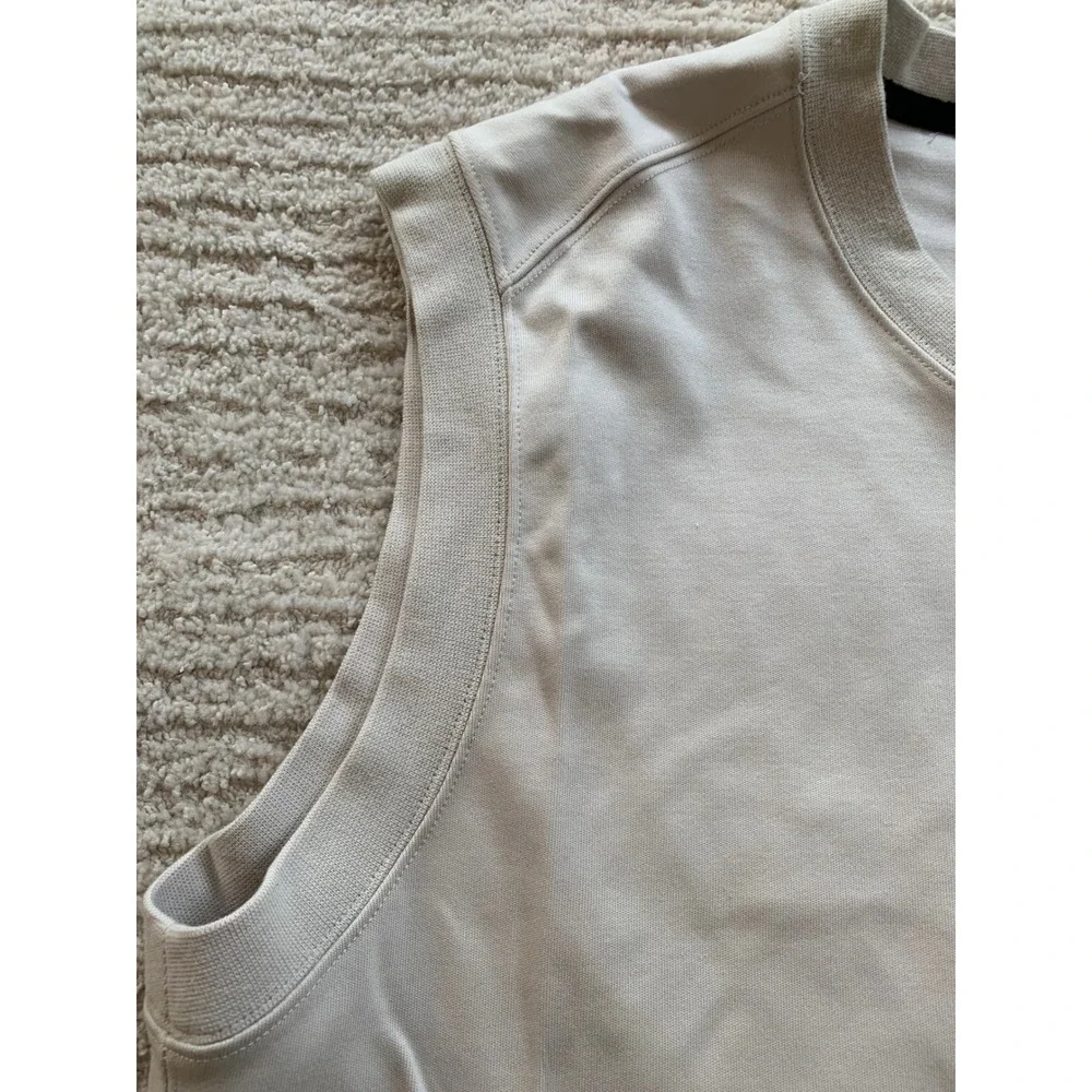 Nike Golf‎ Men's V-Neck Sleeveless Vest Top Shirt Khaki Tan Size Medium